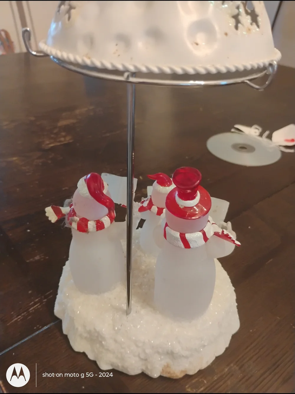 Snowman Trio Table Lamp with Glittery White Shade
